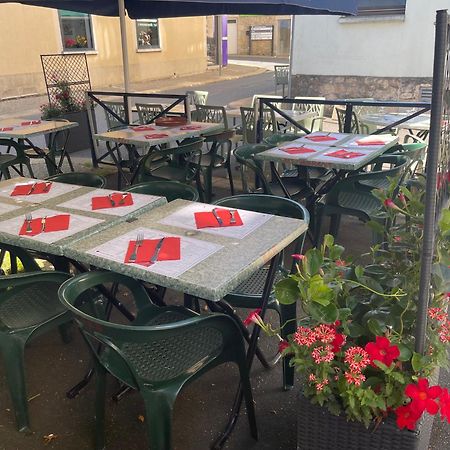 Logis Hotel Restaurant Cazes Arazat Laissac المظهر الخارجي الصورة
