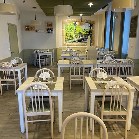 Logis Hotel Restaurant Cazes Arazat Laissac المظهر الخارجي الصورة