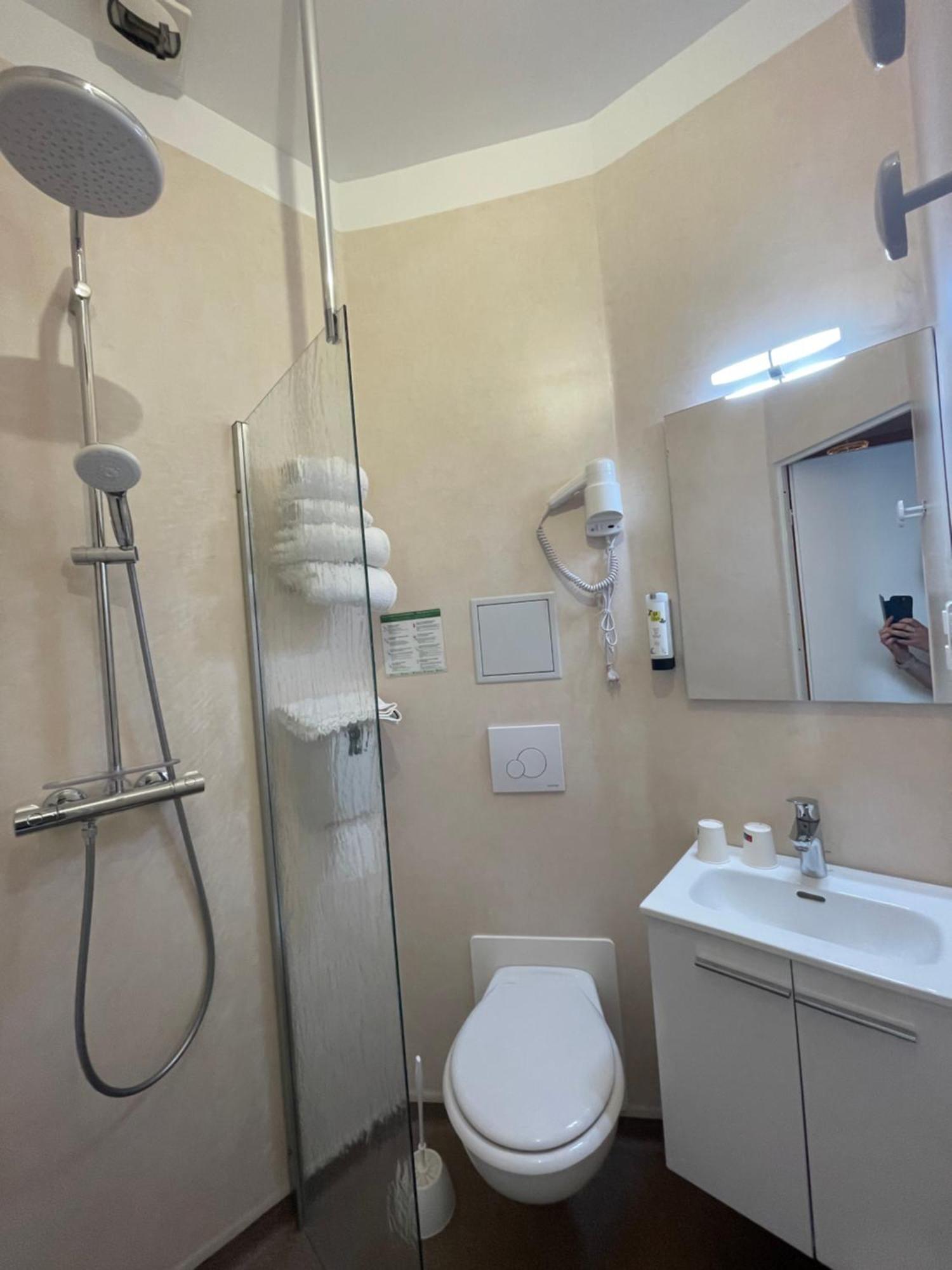 Logis Hotel Restaurant Cazes Arazat Laissac المظهر الخارجي الصورة